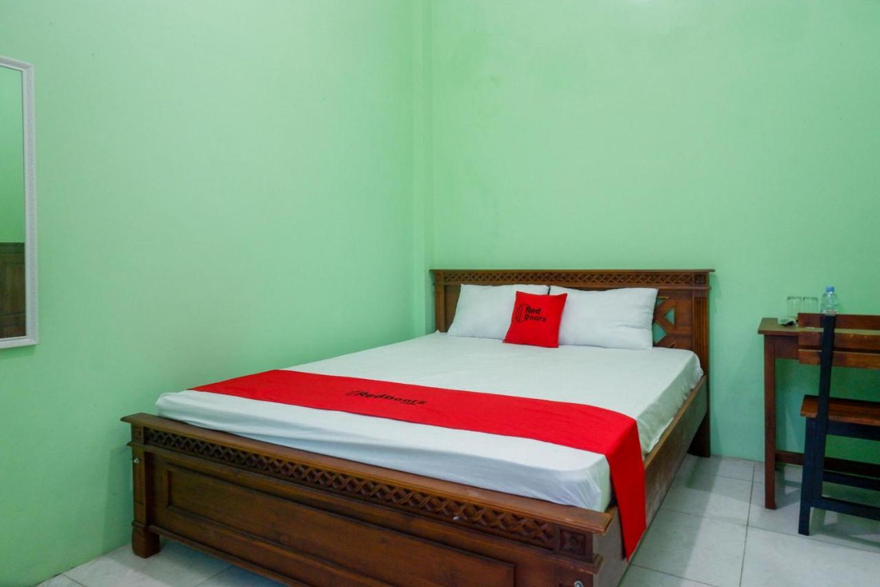 Hotel Reddoorz Syariah Near Monumen Jogja Kembali Kejayan Exterior foto